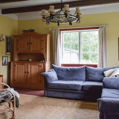 Amazing In Storeb With 5 Bedrooms And Wifi *