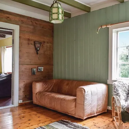 Amazing In Storeb With 5 Bedrooms And Wifi 펜션 Storebö